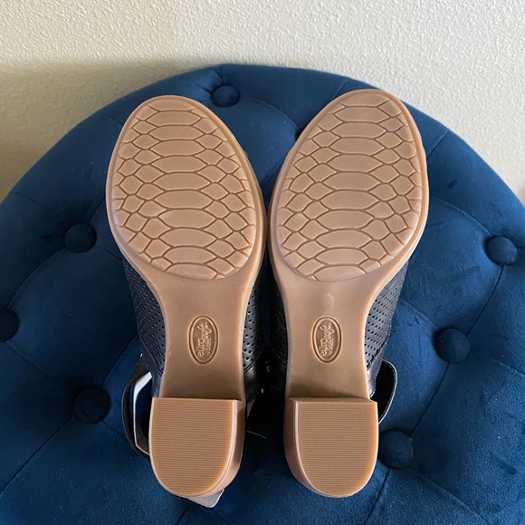 Leather Sandals NEW - Picture 3 of 3